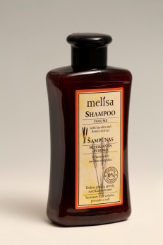 Shampoo with keratin and honey extract